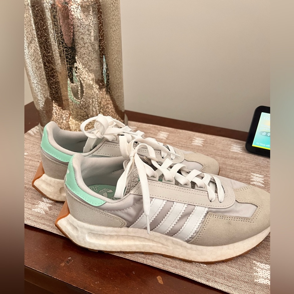 Adidas Women's Originals Retropy E5 Sneakers Size 7.5